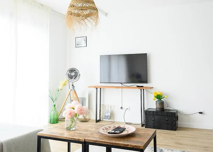 Spacieuse Et Familiale - Un Air De *